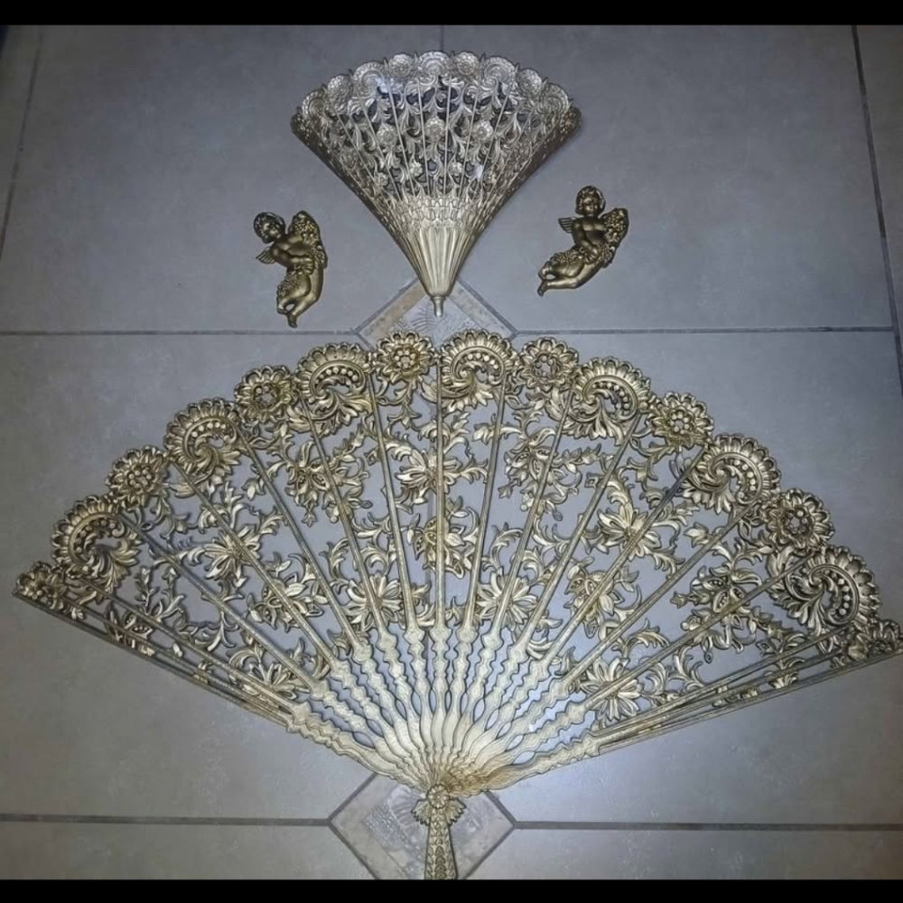 Beautiful Vintage Gold Fan And Cherub Decorative Set.